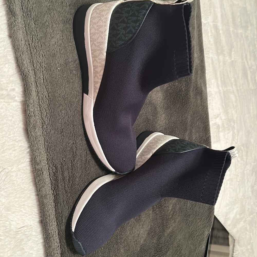 Michael Kors pull on knit shoe